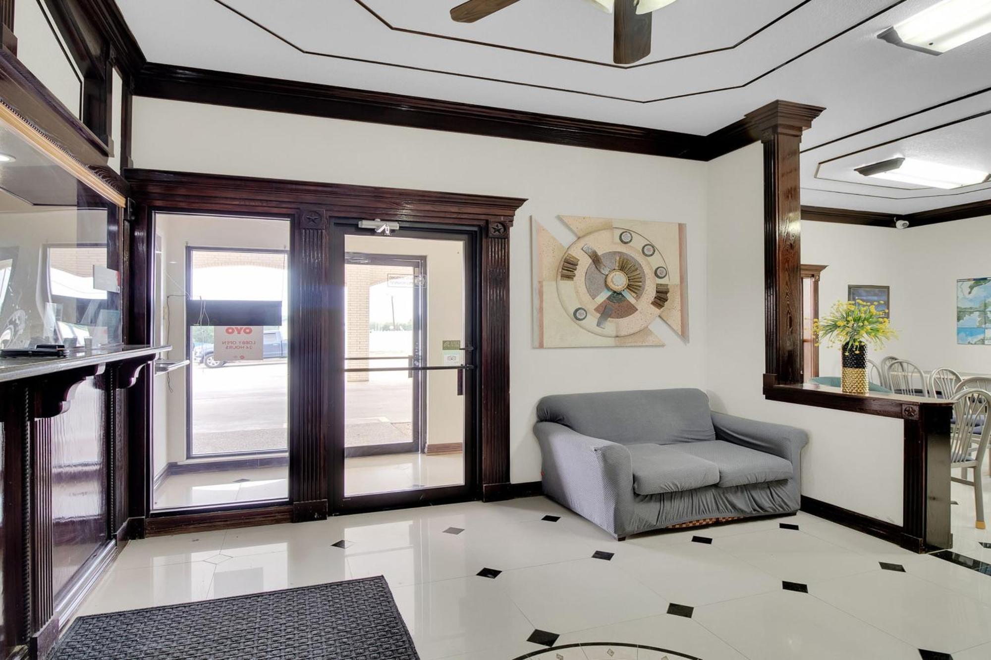 Three Rivers Executive Inn & Suites By Oyo Exterior foto